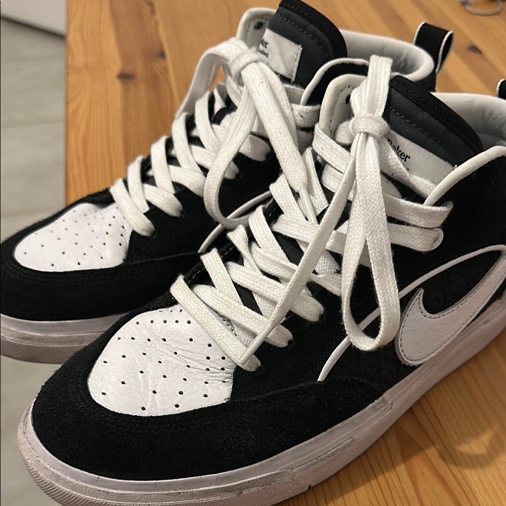 Nike SB React Leo
Skate Shoes Men’s size 8 - Picture 8 of 10